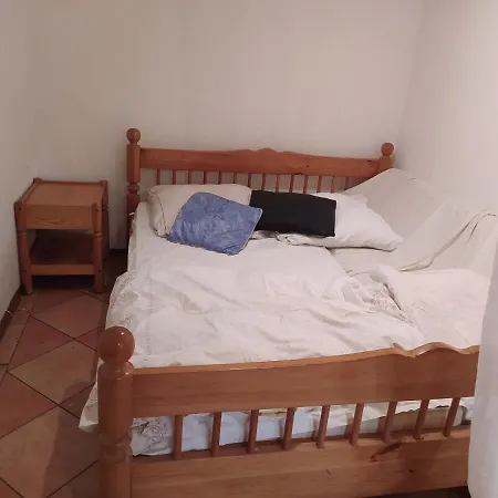 In 97447 Gerolzhofen, Apartament *